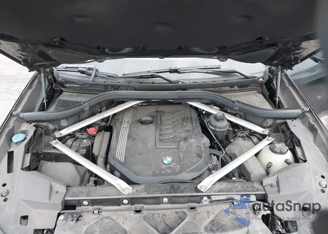 2022 BMW X5 xDrive40I z USA, uszkodzony, nr VIN 5UXCR6C09N9L82998